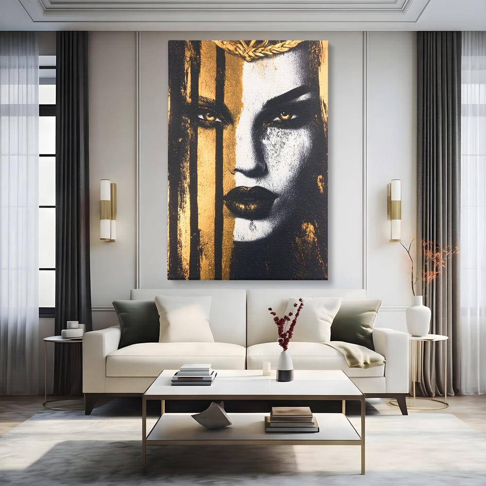 Tablou canvas cu tablou canvas cu portret feminin si foita de aur, fara rama, pe sasiu de lemn, pe perete intr-un living